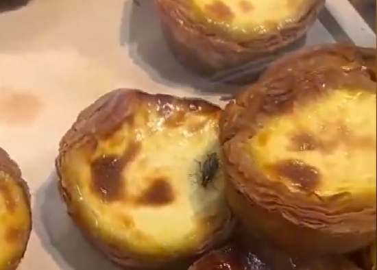 专业配资平台 合肥一永辉超市被曝蛋挞上爬蟑螂，系安徽首家胖东来“爆改”店