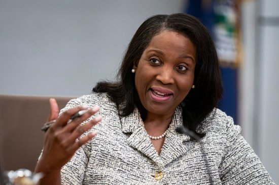 专业配资平台 近600位经济学家联署公开信声援库克 呼吁捍卫美联储独立性